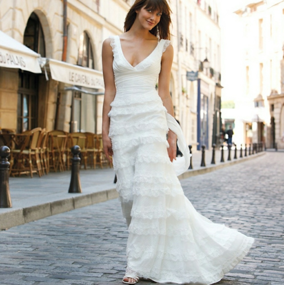 Wedding dress, NWT. Size 8 U.S. Unaltered